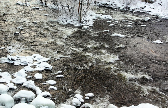 Talvinen Hiitolanjoki Etelä-Karjalassa